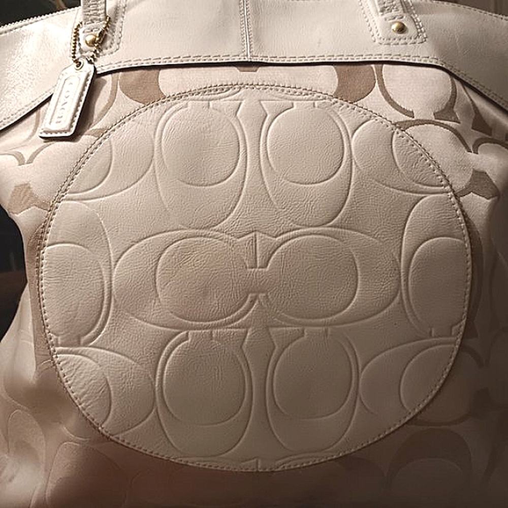 COACH LARGE OFF WHITE TOTE EUC - Picture 2 of 9